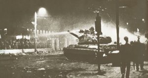 17 noemvri 1973 eisvoli toy tank tis choyntas sto polytechneio