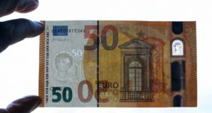 euro bills r1 533 355