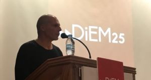 varoufakis omilia papastrateio megaro15