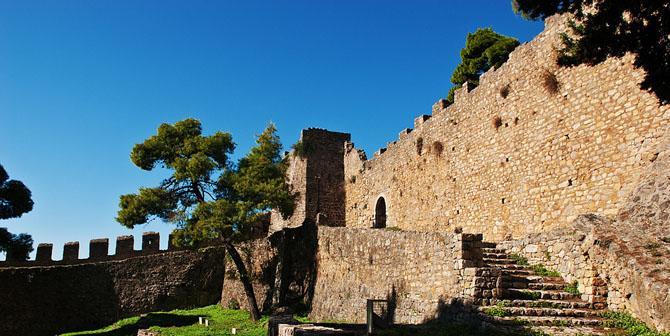 kastro nafpaktos katarreusi