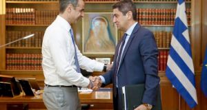 foroelafrunseis pae kae mitsotakis augenakis