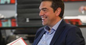 suriza tsipras uper sumfonias elladas italias