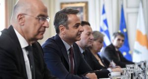 maximou dendias mitsotakis