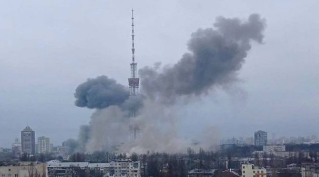 Ξεκίνησε ο βομβαρδισμός στο Κίεβο – Χτυπήθηκε ο Πύργος τηλεπικοινωνίων