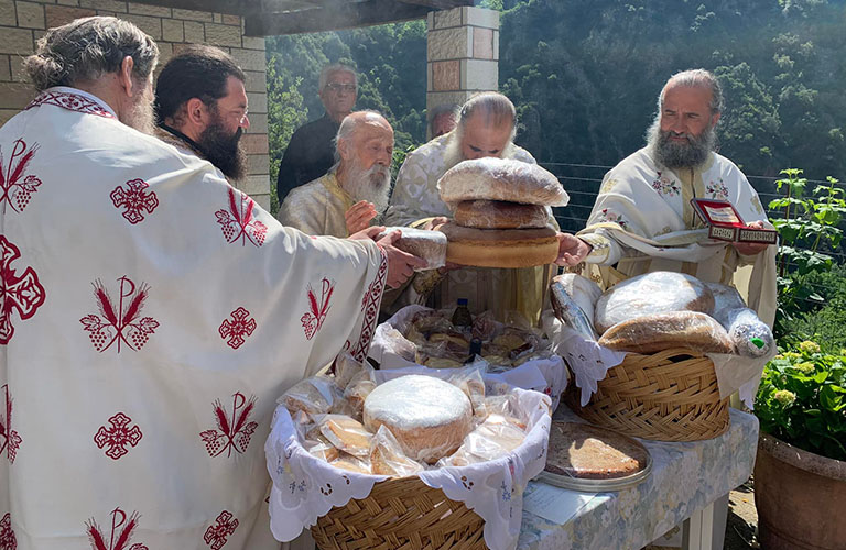 kokkinovrisi thermou