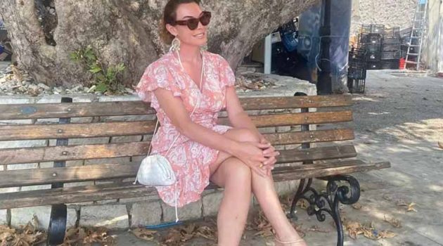 Στον Κάλαμο η Τατιάνα Στεφανίδου: Οι διακοπές και η συνάντηση με τους ντόπιους του νησιού (Video – Photos)