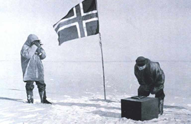 roald amundsen pole observation