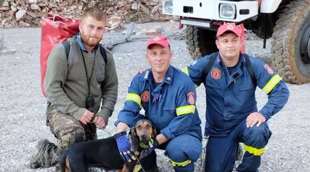 Πυροσβέστες του Κλιμακίου Θέρμου έσωσαν σκυλάκι εγκλωβισμένο σε δύσβατο σημείο (Photos)