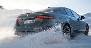 bmw 5 series on snow 28529