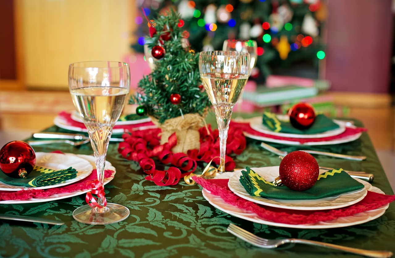 christmas table 1909797 1280