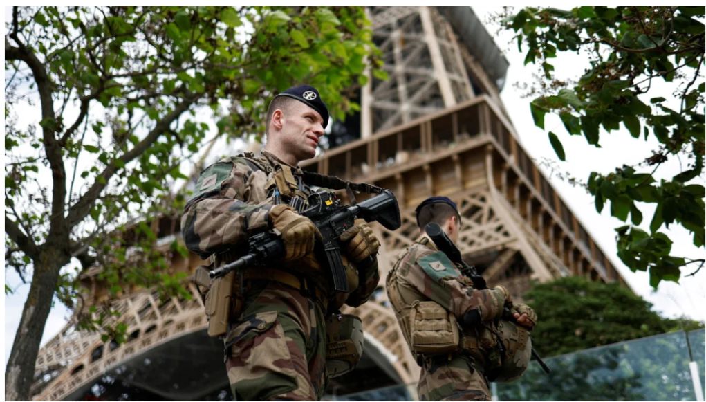 paris soldiers