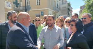 o-nikos-androulakis-sto-agrinio-milise-me-polites-kai-katastimatarches-video-photos