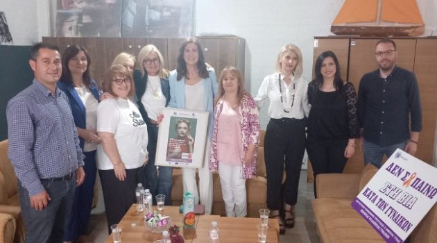 Η Μαρέβα Γκραμπόφσκι στον Ξενώνα Γυναικών του Δήμου Αγρινίου (Photos)