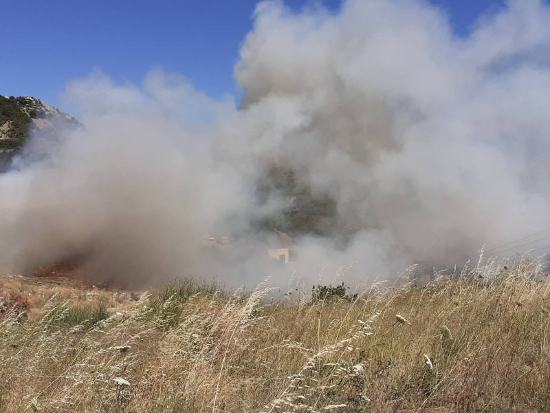 agrinio-nea-fotia-ston-ch-y-t-a-stratou-kinitopoiisi-pyrosvestikis-kai-dimou-photos