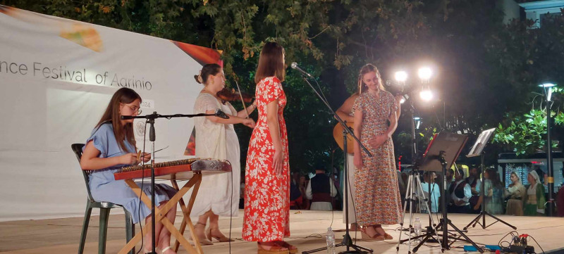 ellhniki vradia 2024 diethnes festival paradosiakon xoron agrinio12