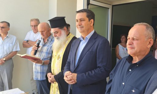 Ο Δήμαρχος Αγρινίου, Γιώργος Παπαναστασίου και ο Σεβασμιότατος Μητροπολίτης Αιτωλίας και Ακαρνανίας κ.κ. Δαμασκηνός παραβρέθηκαν στο 2ο Γυμνάσιο Αγρινίου για την Τέλεση του Αγιασμού με τον πρώτον να ζητά από τα παιδιά «να χαρείτε τα σχολικά σας χρόνια».