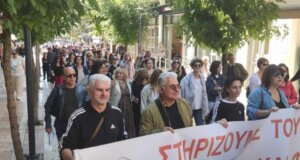 Δάσκαλοι και Νηπιαγωγοί στο Αγρίνιο βγήκαν το πρωί στους δρόμους ζητώντας αξιοπρεπείς όρους διαβίωσης και αναβάθμισης του Σχολείου.