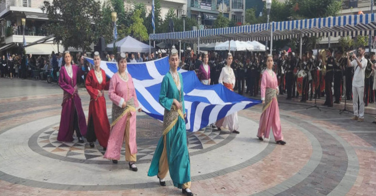 Η Γ.Σ.Ε.Ε. διευκρινίζει με ανακοίνωσή της πως αμείβεται η αργία της 28ης Οκτωβρίου που φέτος πέφτει ημέρα Δευτέρα