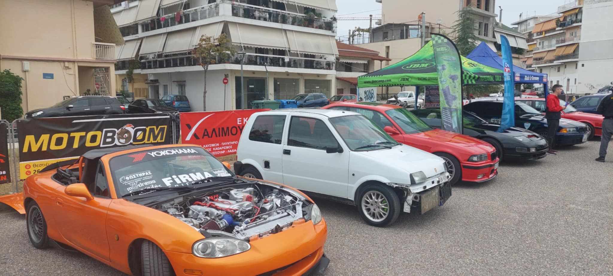 Τουλάχιστον 100 αυτοκίνητα και δίκυκλα στο Parking στα παλιά σφαγεία, στο Αγρίνιο με αφορμή το 1ο Αuto Μotor Festival!