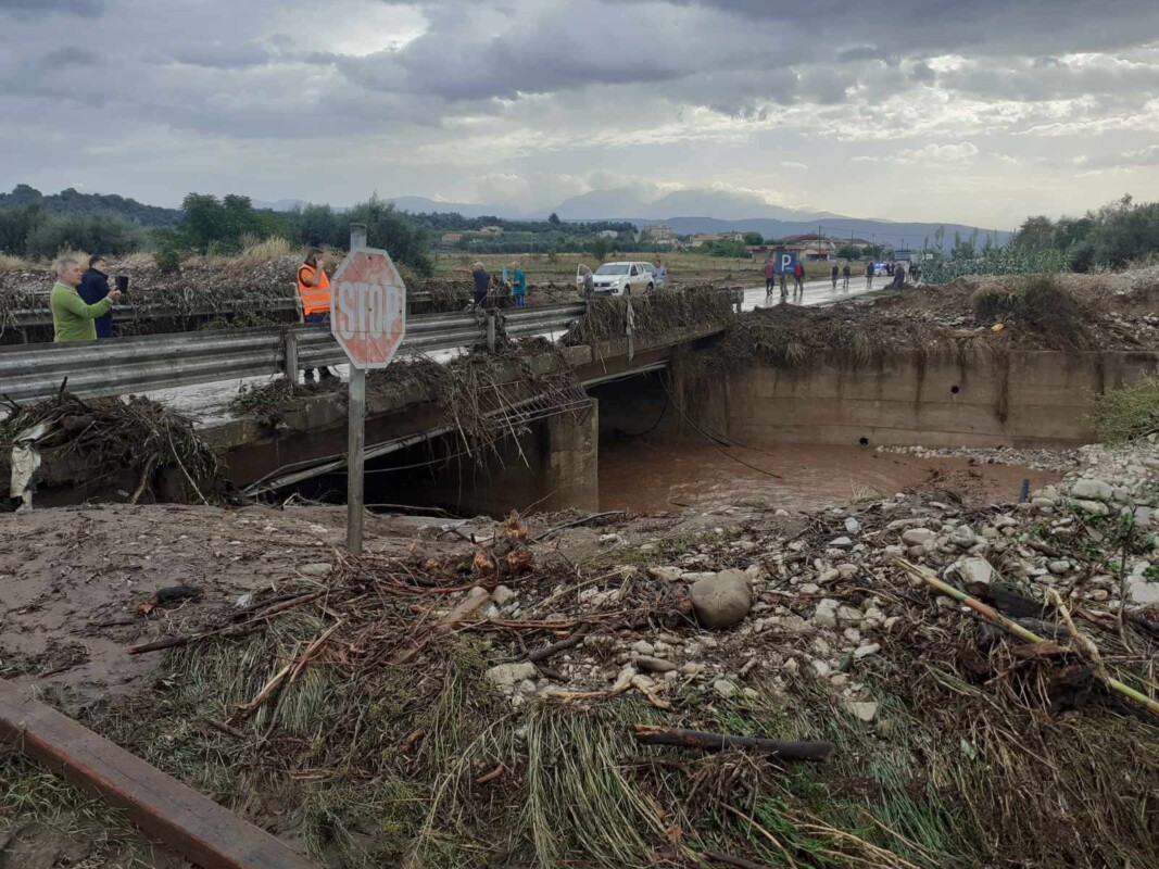 Στην περιοχή Στράτος Αγρινίου ξεκίνησαν το πρωί (5/10) εντατικά οι έρευνες για τον εντοπισμό ατόμου μετά τη νυχτερινή κακοκαιρία Cassandra