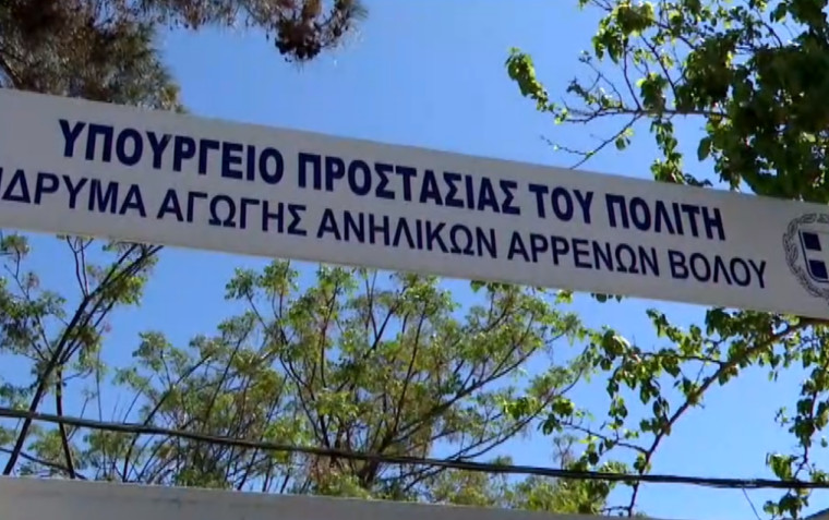 Ένας ανήλικος συνελήφθη στη Ναύπακτο για κλοπή δίκυκλου, ο νεαρός είχε διαφύγει από το Ίδρυμα Αρωγής Ανήλικων Αρρένων Βόλου