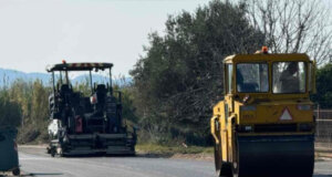 Στο Αγρίνιο η Δημοτική Αρχή αναφέρθηκε στην ολοκλήρωση των εργασιών ασφαλτόστρωσης στην περιοχή Λαγκαδιά.