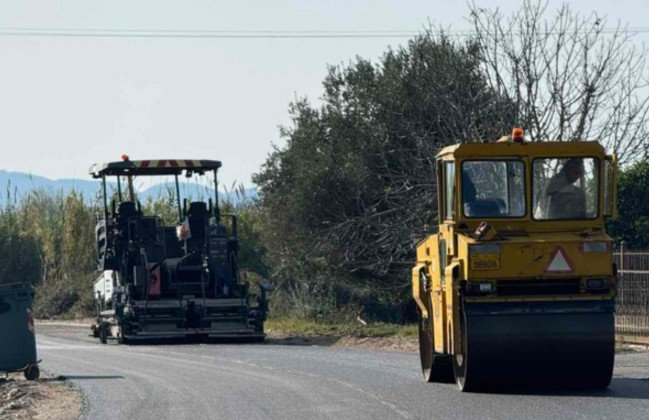 Στο Αγρίνιο η Δημοτική Αρχή αναφέρθηκε στην ολοκλήρωση των εργασιών ασφαλτόστρωσης στην περιοχή Λαγκαδιά.