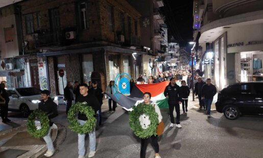 Την 17η Νοεμβρίου και το Αγρίνιο τίμησε την 51η Επέτειο της Εξέγερσης (Πολυτεχνείο) με ομιλίες, πορεία με σημαία για την Παλαιστίνη και κατάθεση στεφάνων