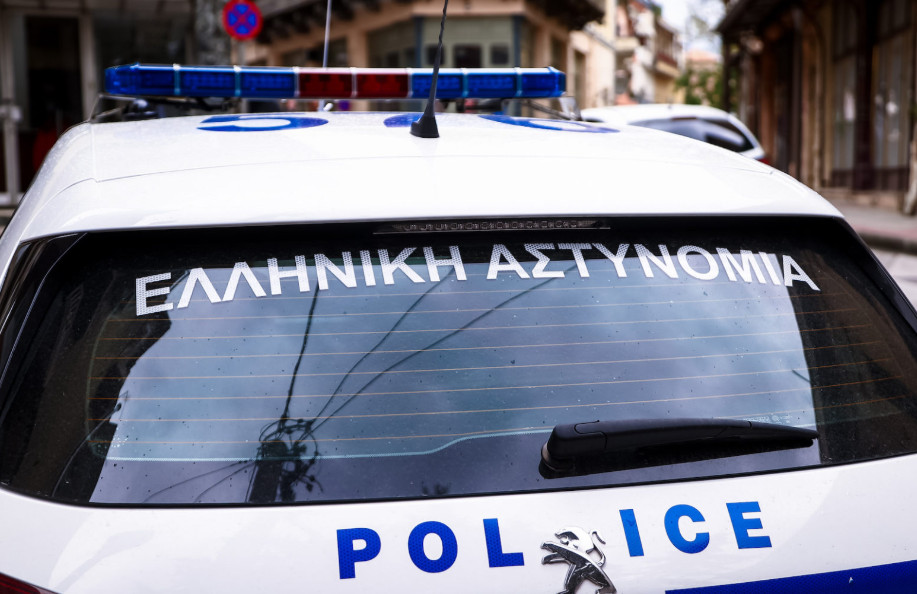 Απίστευτο περιστατικό Ενδοοικογενειακής Βίας σημειώθηκε στο Αγρίνιο όταν πατέρας καταδίωξε με μαχαίρι την 12χρονη κόρη του