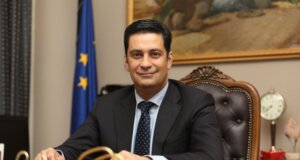 Ο Δήμαρχος Αγρινίου Γιώργος Παπαναστασίου στέλνει τις δικές του ευχές για την Εορτή των Χριστουγέννων