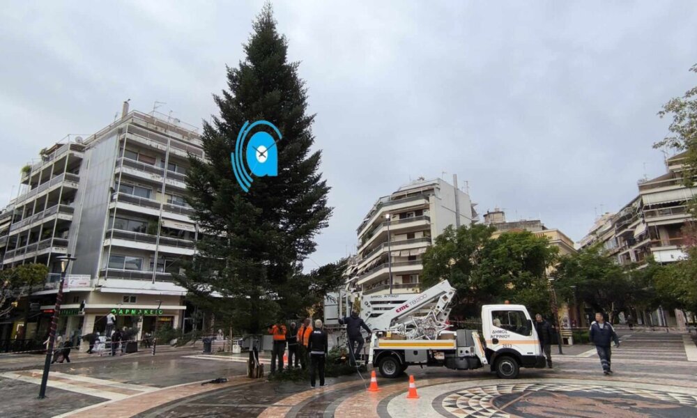 Το πρωί της 4ης Δεκεμβρίου τοποθετήθηκε στην Πλατεία Δημοκρατίας, στο Αγρίνιο, το Χριστουγεννιάτικο Δέντρο με τις εργασίες να είναι σε εξέλιξη...