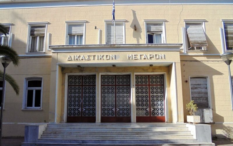 Στο Μεσολόγγι ένας ηλικιωμένος που κατηγορείται για ασέλγεια σε ανήλικο πήγε στο Μικτό Ορκωτό Δικαστήριο χωρίς συνήγορο υπεράσπισης