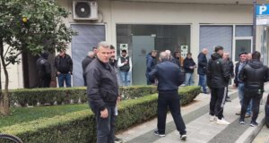 Στο Αγρίνιο τη 12η Φεβρουαρίου οι Οικοδόμοι Αιτωλοακαρνανίας στο πλαίσιο της 48ης απεργίας βρέθηκαν έξω από τα πρώην γραφεία του Τ.Ε.Β.Ε.