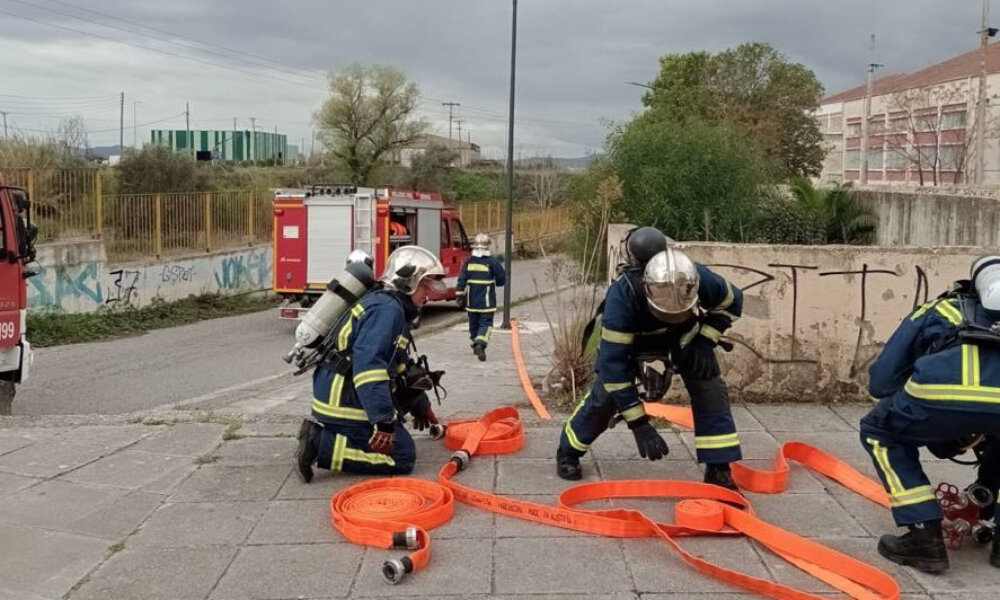 Από την Πυροσβεστική Αγρινίου πραγματοποιήθηκε με επιτυχία το πρωί της 18ης Μαρτίου άσκηση ετοιμότητας στο πρώην Πολυκλαδικό.